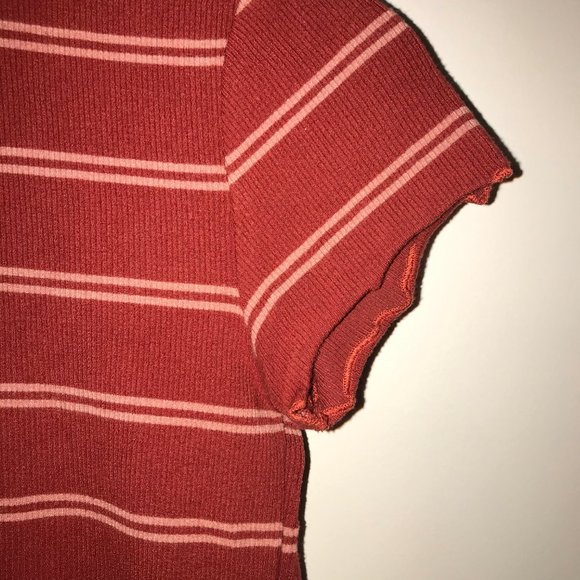 Striped red lettuce hem t-shirt - Picture 3 of 4